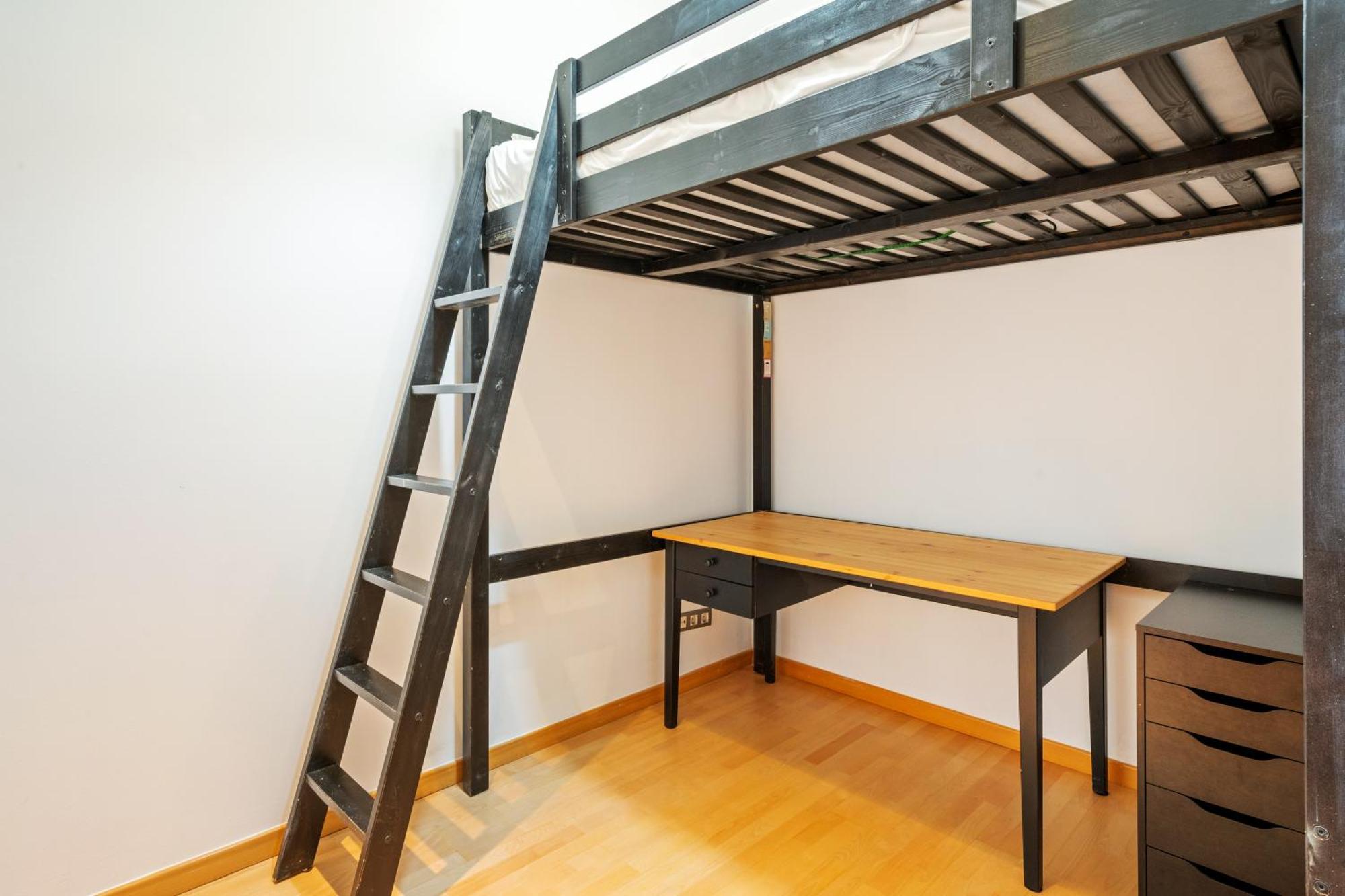 Quiet, Vibrant 2 Bedroom In Pedestrian Eixample Appartamento