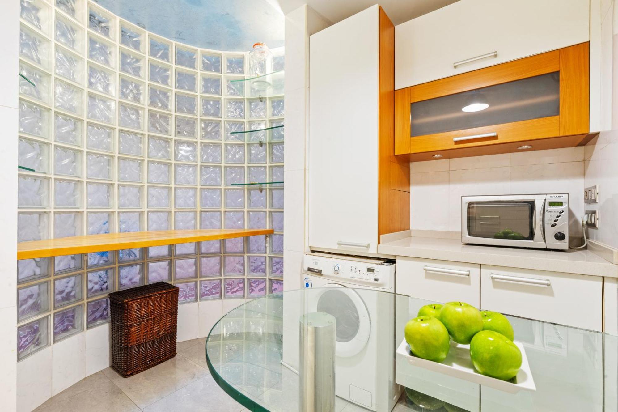 Quiet, Vibrant 2 Bedroom In Pedestrian Eixample Appartamento *
